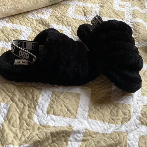 Women’s UGG slipper slides - Picture 6 of 6